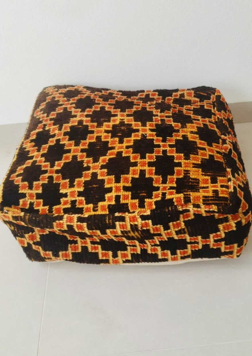 puf original marroquí de allfombra reciclada