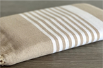 Fouta toalla color arena y rayas blancas  extra grande de 2mx2m