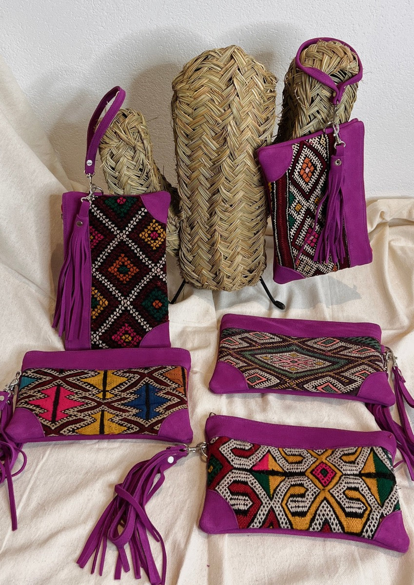 Bolso de mano de cuero color Fucsia y kilim reciclado 100%artesanal