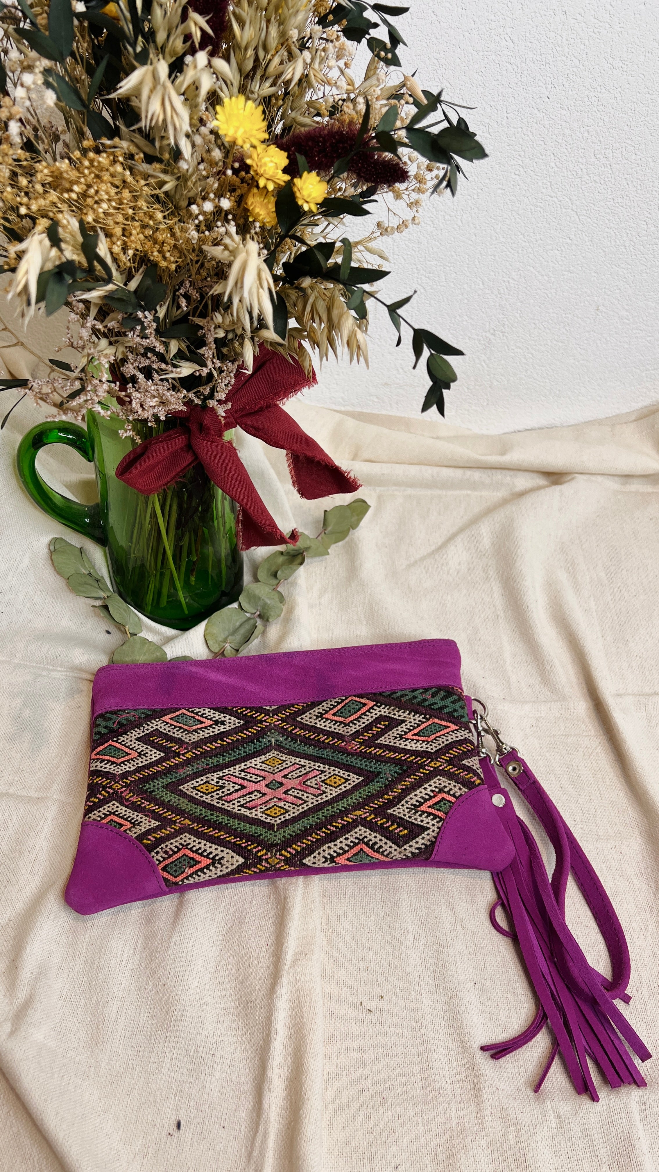 Bolso de mano Clucth de piel y Kilim Fucsia