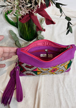 Bolso de mano de cuero color Fucsia y kilim reciclado 100%artesanal