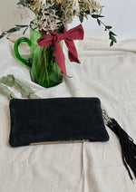 Bolso de mano de cuero negro y kilim reciclado 100%artesanal