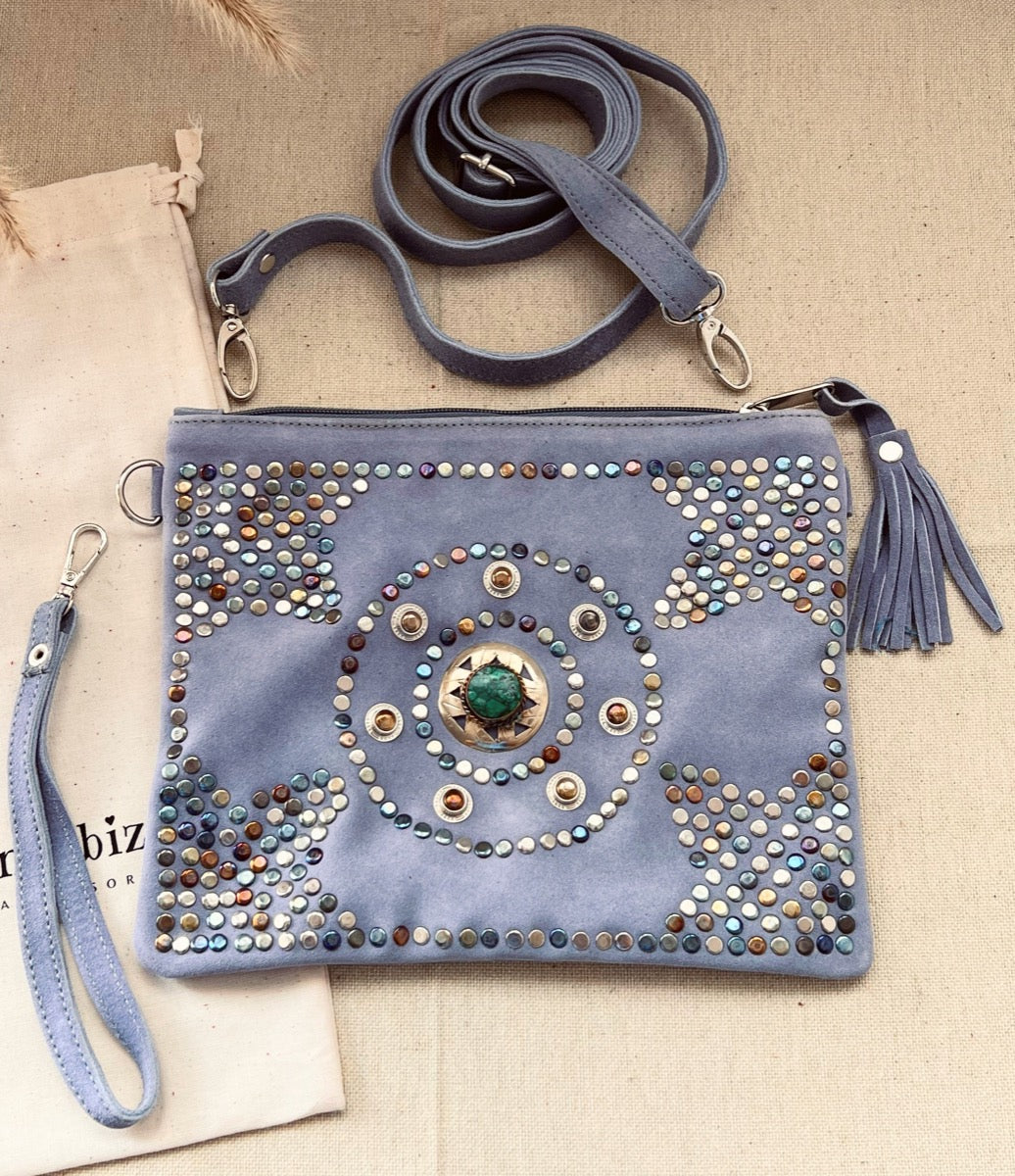 Bolso clucth de cuero gris 100%artesanal by Muxu from Ibiza