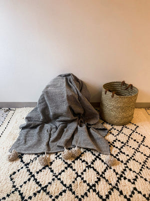 Plaid Marroquí de lana Gris con pompones