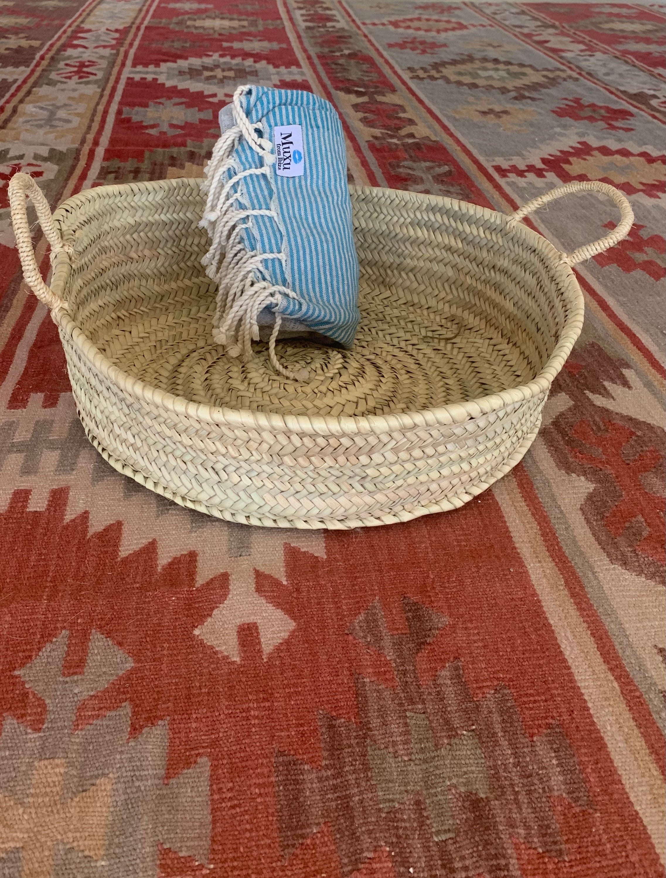 Cesta de palma con asas de pita 